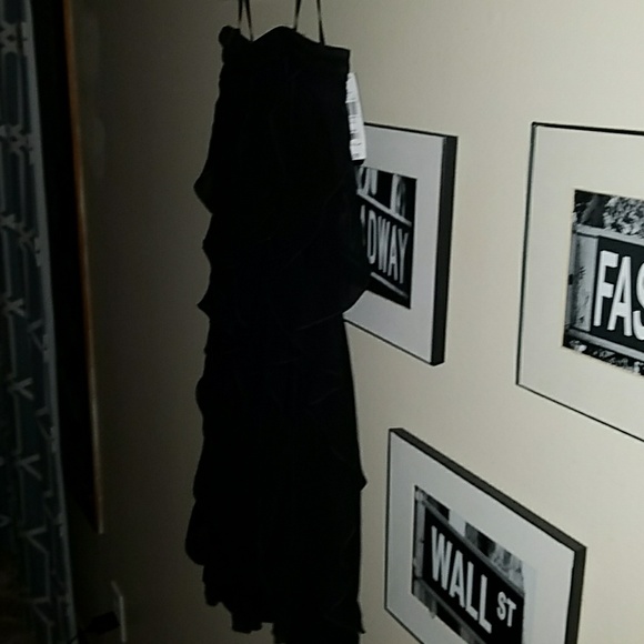 Dress - Picture 4 of 4